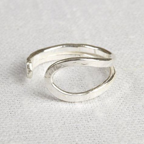 Diy Silver Rings, Recycled Ring, Silversmithing Jewelry, Diy Silver Jewelry, Handmade Silver Jewellery, Silver Ring Designs, Wave Ring, Jewelry Workshop, How To Make Rings