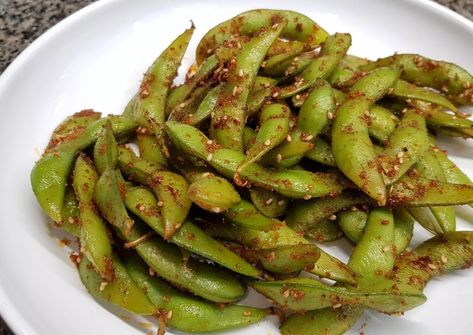 Edamame Salteado Receta de RebecaCocinitas- Cookpad Edamame Recipes, Chili Garlic Sauce, Cooking For One, Sweet Chili Sauce, Sweet Chili, Chili Sauce, Edamame, Family Dinner, Green Beans