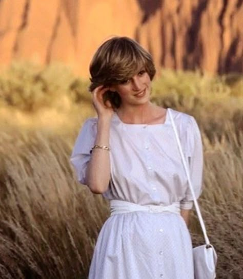 Prins William, Princess Diana Fashion, Prins Harry, Princess Diana Photos, Princess Diana Pictures, Princes Diana, Romantic Photos Couples, Diana Fashion, Lady Diana Spencer