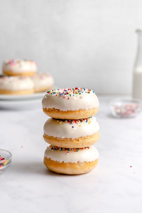 Dairy Free Doughnut Recipe, Gluten Free Dairy Free Donut Recipe, Dairy Free Donuts Baked, Baked Donut Recipes Dairy Free, Cake Donut Recipe Baked, Baked Donuts With Donut Pan Healthy, Gluten Free Donuts Baked Healthy, Vegan Cake Donuts Baked, Easy Donut Recipe Baked