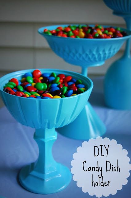 DIY candy dish - wouldn't use for candy but as a centerpiece bowl I like this idea for a party... Diy Candy Holder, Candy Dish Diy, Thrift Store Crafts, Candy Holder, Diy Candy, Candy Party, Dollar Tree Crafts, Tree Crafts, Dollar Store Crafts