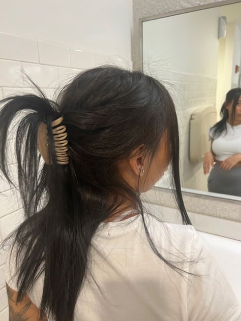 #messybun #effortlesschic #clawcliphairstyle #straight #longhair Hair In Claw Clip, Claw Clip Messy, Effortless Chic, Claw Clip, Messy Bun, Hair Inspiration, Black Hair, Long Hair Styles, Hair Styles