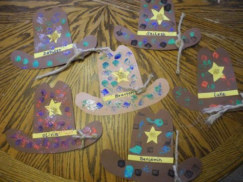 Western Crafts For Kids, Rodeo Crafts, Wild West Crafts, Cowboy Hat Crafts, Cowboy Crafts, Wild West Theme, Western Crafts, Wild West Cowboys, Summer Camp Crafts