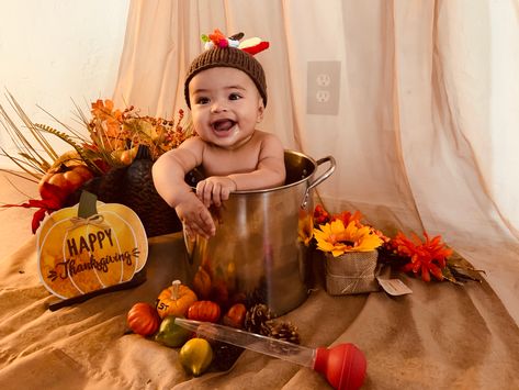 Thanksgiving Baby Pictures, Old Baby Pictures, Turkey Pictures, 3 Month Old Baby Pictures, Fall Baby Photos, Baby Holiday Photos, Fall Baby Pictures, Baby Turkey, Baby Announcement Photoshoot