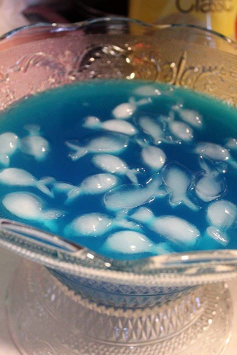 Blue Hawaiian Punch, Blue Punch, Sea Party Ideas, Hawaiian Punch, Fishing Party, Ocean Party, Sea Birthday Party, Themed Drinks, Summer Birthday Party