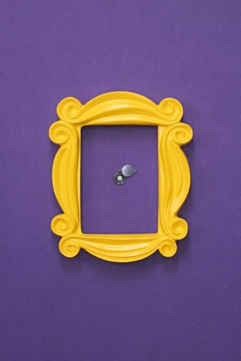 Friends Door Frame Wallpaper, Friends Door Frame, Monica's Door, Friends Door, Friends Frame, Friends (tv Series), Frame Wallpaper, Purple Door, Friends Poster