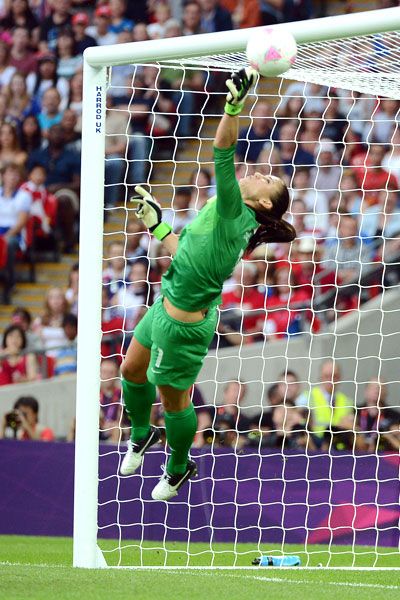 Usa Soccer Team, Carli Lloyd, Hope Solo, Soccer Goalie, 2012 Summer Olympics, Women's Soccer Team, Soccer Inspiration, Usa Soccer Women, Us Soccer