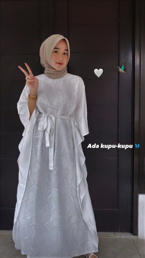 #hijabfashion #hijabstyle #hijab #hijabers #hijabsyari #fashion #hijabmurah #ootdhijab #ootd #gamis #hijabootd #hijabi #hijabinspiration #muslimah #gamissyari #gamismurah #fashionhijab #jilbab #hijabtutorial #hijabista #hijaber #hijabdaily #hijabinstan #hijaboutfit #hijabmodern #bajumuslim #dress Lebaran Outfit, Eid Outfit Ideas, Eid Fashion, Model Gamis, Modest Fashion Hijab, Muslim Outfits Casual, Muslim Fashion Hijab Outfits, Ootd Dress, Casual Hijab Outfit