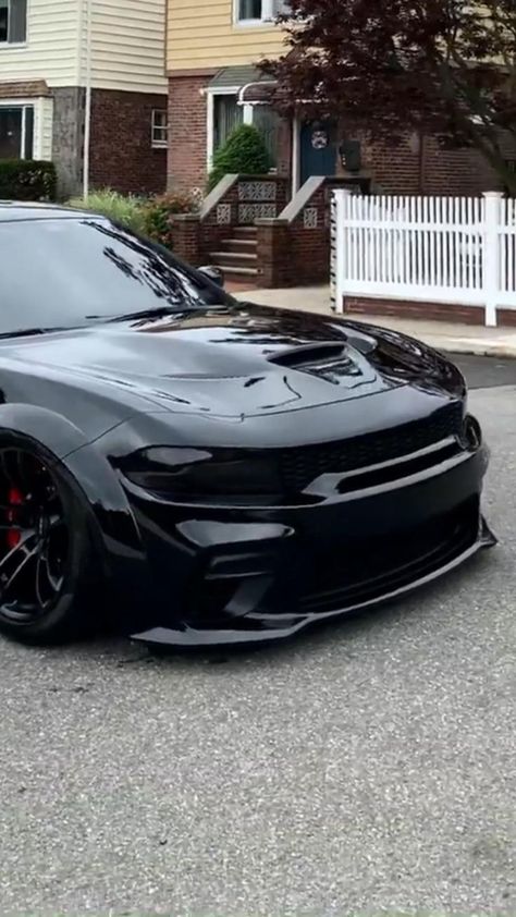 Hellcat Black, Black Dodge Charger, Blacked Out Cars, Charger Hellcat, Dodge Charger Hellcat, Charger Srt Hellcat, Hot Rods Cars Muscle, Dodge Charger Srt, Charger Srt