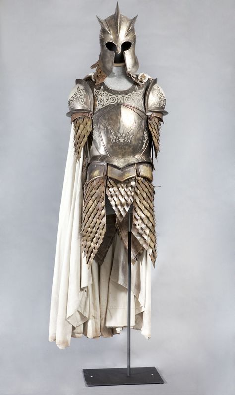 Winter is coming early for Game Of Thrones fans in Toronto! From March 9-16, Game Of Thrones: The Exhibition will be settling into the Design Exchange to i Kingsguard Armor, Game Of Thrones Costumes, Costume Armour, Heroic Fantasy, Jaime Lannister, Cersei Lannister, Gra O Tron, Knight Armor, Arm Armor