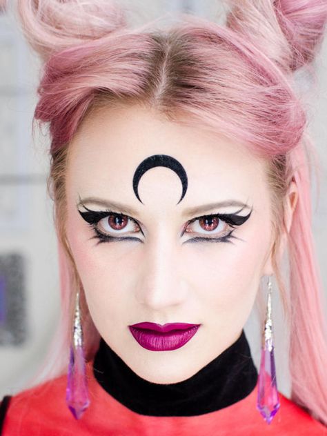 Moon Forehead Tattoo, Forehead Tattoo, Half Moon Tattoo, Crescent Moon Tattoo, Sailor Moon Cosplay, Face Tattoos, Cosplay Makeup, Moon Tattoo, Temporary Tattoos