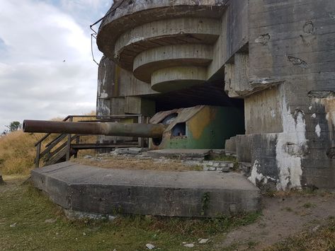 https://flic.kr/s/aHsmN3AMZ9 | Atlantikwall Regelbau M270 Artillery Casemate, Bunker with Embrasured emplacement for 17 cm gun | YouTube Video YouTube Channel   Atlantikwall Regelbau M270 Artillery Casemate, Bunker with Embrasured emplacement for 17 cm gun Cannon 120°.  The Regelbau M270 Bunker is a relatively large gun embrasure with ammunition storage rooms and a basement chamber for collection of used shells.  Plan the base of our bunker of the M270 naval artillery for seul canon. Protected s Abandoned Bunker, Abandoned Exploration, Secret Bunker, Bunker Hill Monument, Doomsday Bunker, Military Bunkers, Europe Street, Storage Rooms, Underground Bunker