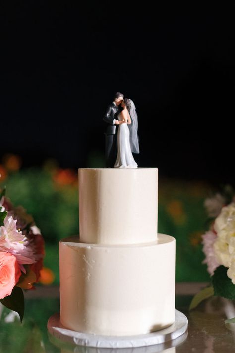 Bride And Groom Wedding Cake Topper, Bride And Groom Wedding Cake Toppers, Wedding Cake With People On Top, Wedding Cake With Cake Topper, Wedding Cake Topper Bride And Groom, Vintage Bride And Groom Cake Topper, Classic Cake Topper, Traditional Wedding Cake Topper, Wedding Cake With Bride And Groom Topper