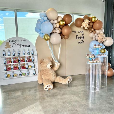 Bearly Wait Cupcakes, We Can Bearly Wait Cupcakes, We Can Bearly Wait Dessert Table, We Can Barely Wait Cake, Teddy Bear Dessert Table, We Can Bearly Wait Cake, Balloon Boutique, Baby Shower Buffet, Baby Shower Cake Table