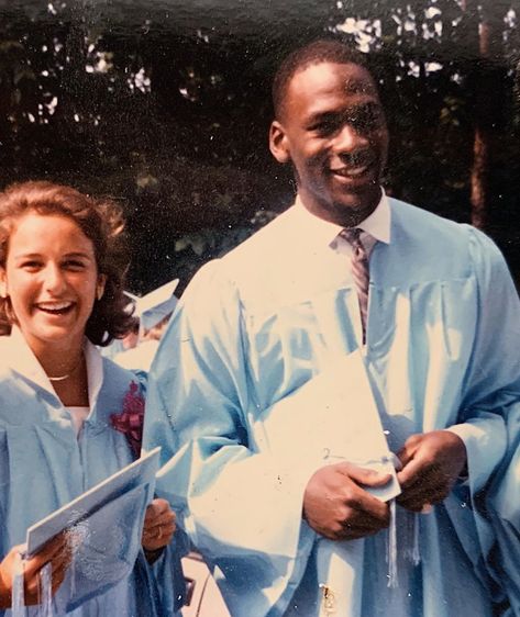 #UNC #Chapelhill #MichaelJordan #Basketball Michael Jordan North Carolina, Michael Jordan Unc, Unc Tarheels Basketball, Oakland Raiders Images, Mike Jordan, North Carolina Chapel Hill, Michael Jordan Photos, Michael Jordan Pictures, Tarheels Basketball