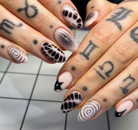 Nail Inspo Creative, Easy Grunge Nails, Funky Purple Nails, Isolated Chrome Design Nails, Junji Ito Inspired Nails, Renee Rapp Nails, Cyberpunk Nail Art, Rock Band Nails, Alt Nails Short