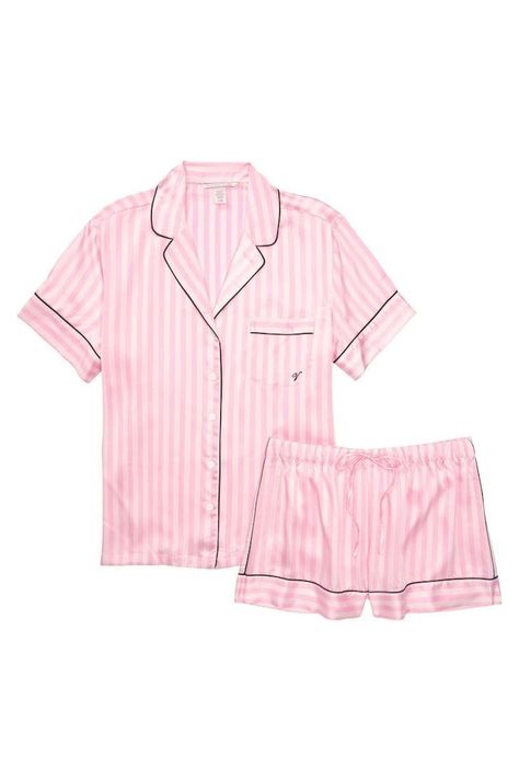 Silk Pjs, Cute Pjs, Mode Zara, Cute Pajama Sets, Victoria Secret Pajamas, Pink Pajamas, Satin Short, Cute Pajamas, Birthday Wishlist