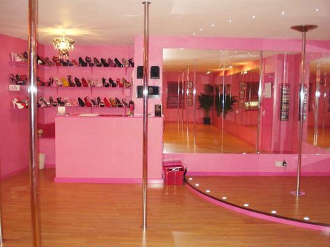 Pole Dancing Room Ideas, Pole Dancing Room, Dance Room Decor, Dancing Room, Dance Studio Design, Pole Dance Studio, Home Dance Studio, Dance Room, Pole Dancing Videos