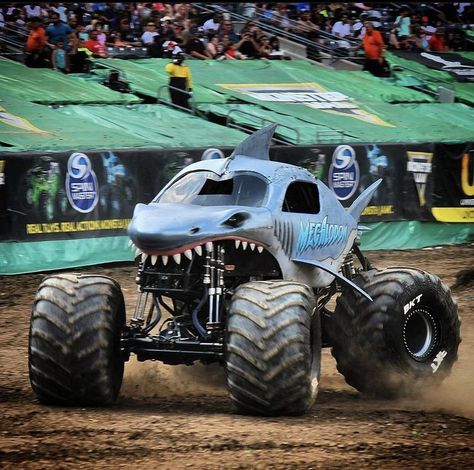 Monster Truck Aesthetic, Monster Jam Aesthetic, Jamming Aesthetic, Monster Truck Drawing, Felt Cards, Monster Truck Jam, Big Monster Trucks, Monster Car, Monster Truck Party