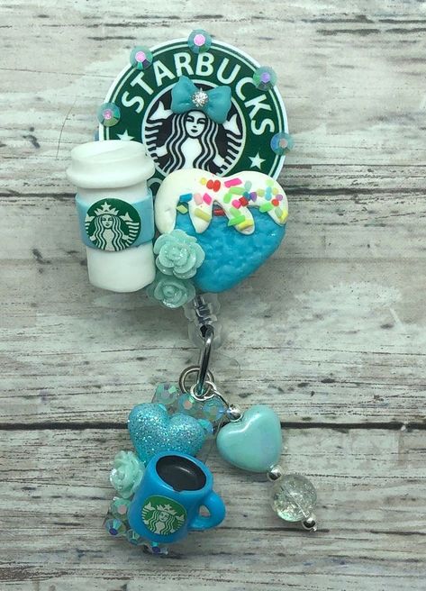 How To Make Badges, Starbucks Name, Nurse Crafts, Badge Reels Diy, Mexican Style Dresses, Nursing Things, Keychain Craft, Reel Ideas, Starbucks Lovers