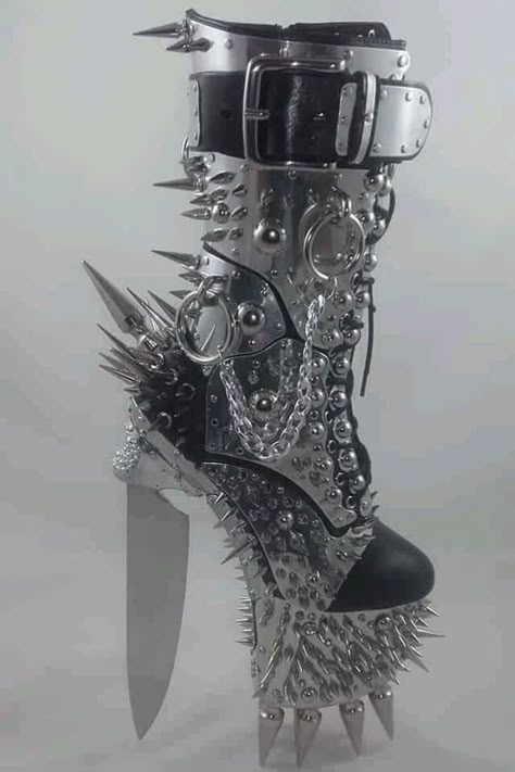 Goth Shoes, Pretty Knives, Gothic Shoes, Rocker Girl, Aesthetic Shoes, Gothic Outfits, Goth Outfits, Crazy Shoes, Pretty Shoes