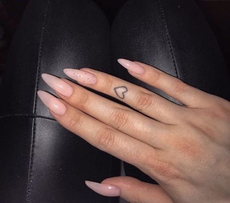 Middle Finger Tattoos, Heart Tattoo On Finger, Ear Tattoo Ideas, Finger Tattoo For Women, Ear Tattoos, Hand And Finger Tattoos, Ring Finger Tattoos, For Me, Small Girl Tattoos