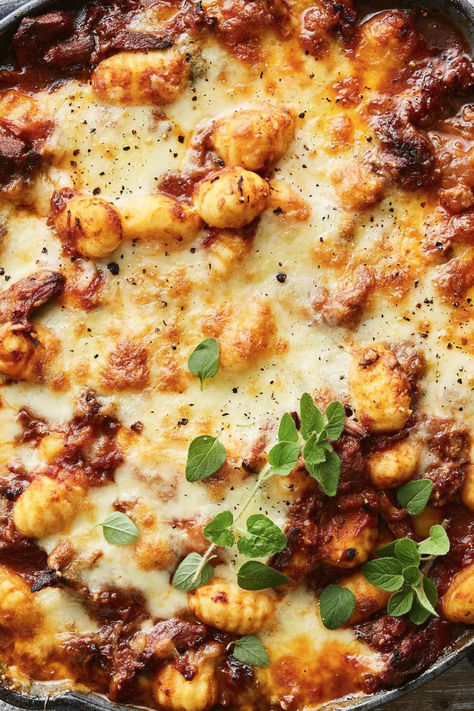 Cheesy and easy, this slow-cooked beef and gnocchi ragu is also packed with four serves of vegies - the perfect family dinner. Gnocchi And Minced Beef, Gnocchi Ragu, Beef And Gnocchi, Parmesan Salad, Beef Ragu, Ragu Recipe, Fresh Potato, Beef Bacon, Slow Cooked Beef