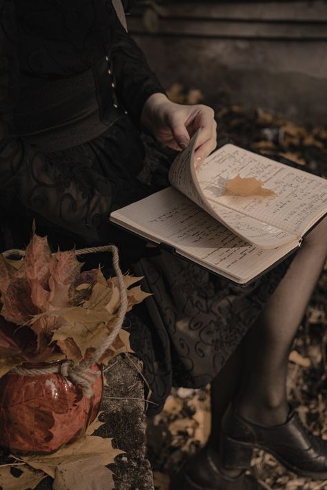 Autumn witch aesthetic Witchy Book Aesthetic, Witch Autumn Aesthetic, New England Witch Aesthetic, Witchy Autumn Aesthetic, Witchy Fall Aesthetic, Autumn Witch Aesthetic, Wednesday Aesthetic, Spooky Shoot, Witch Aesthetics