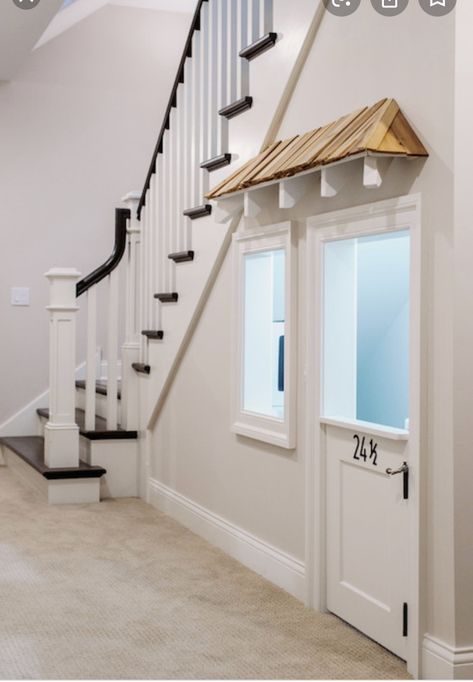 Ideas Under The Stairs, Under Stairs Playhouse, Under Stairs Playroom, Under Stairs Nook, Foyer With Stairs, Stair Nook, Kids Loft, Basement Playroom, Under The Stairs