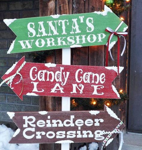 Santa's Village DIY Outdoor Sign |You need this piece of outdoor Christmas decor! Best Outdoor Christmas Decorations, Candy Cane Lane, Santa's Workshop, Christmas Front Porch, Christmas Porch Decor, Christmas Decorations Diy Outdoor, Christmas Yard, Diy Holiday Decor, Christmas Porch