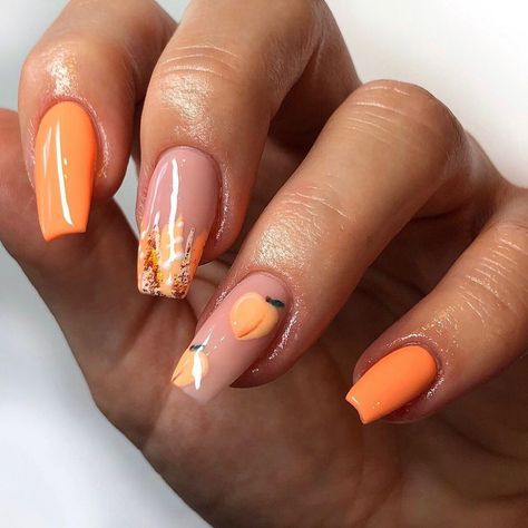 𝐍𝐚𝐢𝐥 𝐚𝐫𝐭𝐢𝐬𝐭 𝐚𝐧𝐝 𝐄𝐝𝐮𝐜𝐚𝐭��𝐨𝐫🎓 on Instagram: “Since you all loved the peach nails so much, here they are again 🍑 Flame - @the_gelbottle_inc @scratchmagazine #nails #gelnails…” Peach Nail Art Fruit, Peach Nail Design Ideas, Peaches Nail Art, Peach Fruit Nails, Peaches Nails, Peach Nails With Designs, Peach Nail Designs, Peach Nail Art, Fruit Nail Designs