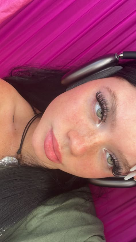 peyton samma Eyelash Extensions Styles Cat Eye Wispy, Lashes Aesthetic Natural, Lashes Extensions Aesthetic, Kylie Lash Extensions, Kylie Jenner Lash Extensions, Lash Extensions Styles Black Women, Hybrid Doll Eye Lash Extensions, Classic Hybrid Lashes, Open Eye Lash Extensions