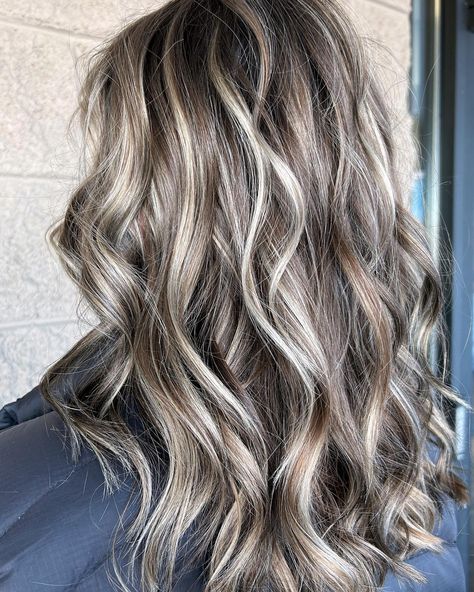 Top 40 Brown Hair With Blonde Highlights Ideas - Hood MWR Ice Blonde Highlights, Blonde Highlights On Brown, Blonde Highlights On Brown Hair, Brown Hair With Silver Highlights, Blonde Highlights Ideas, Cool Blonde Highlights, Highlights On Brown Hair, Silver Hair Highlights, Brown Hair With Blonde