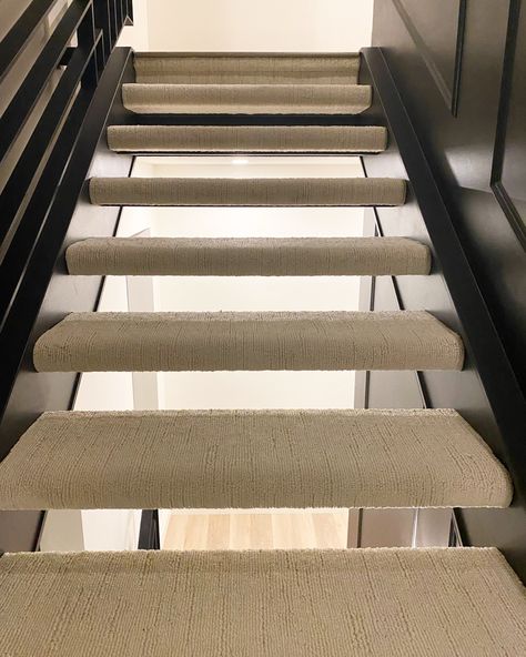 @ShawFloors gorgeous carpet on these open riser stairs! Carpet On Open Tread Stairs, Open Staircase With Carpet, Carpet Wrapped Open Stairs, Carpet On Open Stairs, Open Stairs With Carpet, Open Riser Stairs Makeover, Open Riser Stairs, Cottage Stairs, Cantilever Stairs