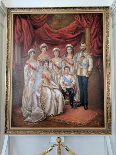 Royal Portraits Painting, Olga Nikolaevna, Familia Romanov, Royal Family Portrait, Alexei Romanov, Family Portrait Painting, Royal Families Of Europe, Anastasia Romanov, Grand Duchess Olga