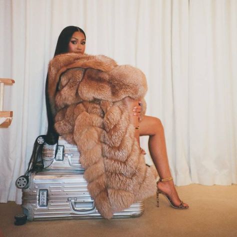 Coat Photoshoot, Fur Coat Photoshoot, Yung Miami, Beautiful Photoshoot Ideas, Party Photoshoot, Glam Photoshoot, Vintage Black Glamour, Black Femininity, Miniskirt Outfits