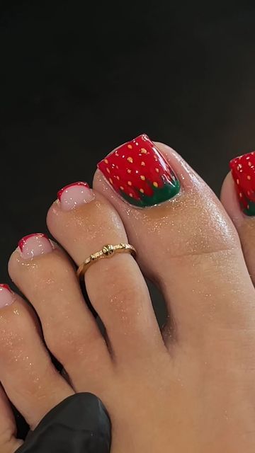 Strawberry Toenails, Strawberry Pedicure, Cherry Toe Nails, Nail Red Design, Uni Nails, Book Nails, Mail Inspo, Pedicure Gel, Toenail Art