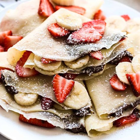 Strawberry Banana Nutella Crepes - Joyous Apron Banana Nutella Crepes, Crepes Nutella, Easy Crepe Recipe, Nutella Crepes, Sweet Crepes, Banana Nutella, Crepe Recipes, Strawberry Banana, Sweet Breakfast