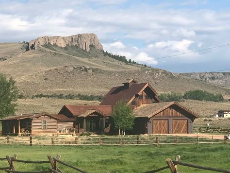 Ranch In The Woods, Old West Ranch House, Old West Architecture, Old West Ranch, Old Western House, Colorado Ranch House, Wild West House, Minecraft Ranch, Western Ranch House