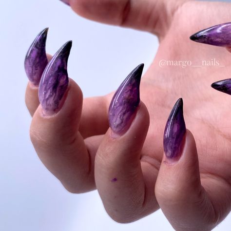 Purple Claw Nails, Cat Shape Nails, Claw Shape Nails, Clawdeen Nail Ideas, Kitten Claw Nails, Short Claw Nails Designs, Cat Nails Shape, Raptor Claw Nails, Vein Nails