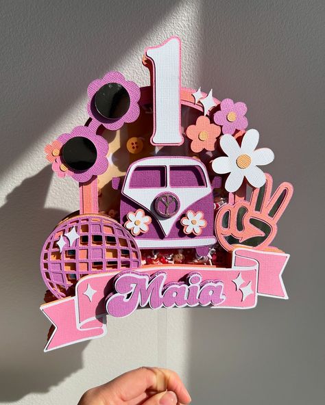 ☮️ GROOVY CAKE TOPPER ✌️ Groovy vibe for Maia’s first birthday 🎈 Full Topper + Shaker Available without shaker element and custom colours 🥰 DM to enquire Groovy One Cake, Two Groovy Cake, Groovy Cake Topper, Groovy Cake, Groovy Theme, Groovy One, Two Groovy, One Cake Topper, Birthday Topper