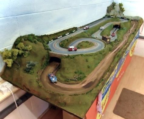 Scalextric Digital, Slot Car Race Track, Slot Racing, Ho Slot Cars, Slot Car Racing, Slot Car Tracks, Lovely Car, Nissan Gt, Club Room