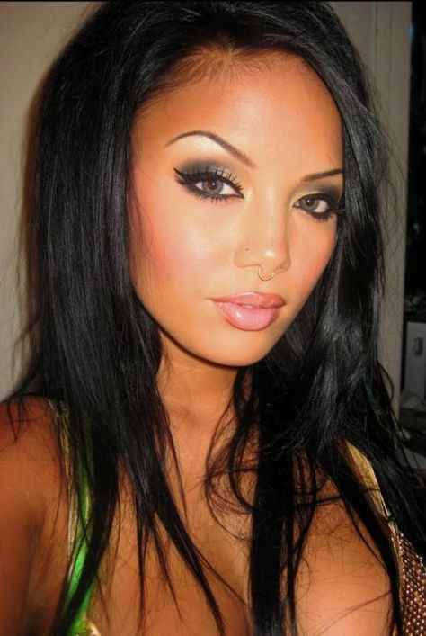 Hell to the Yes! 2000s Makeup Looks, Y2k Makeup, Love Makeup, Pretty Makeup, Cute Makeup, All Things Beauty, Beautiful Makeup, Makeup Inspo, Dark Hair