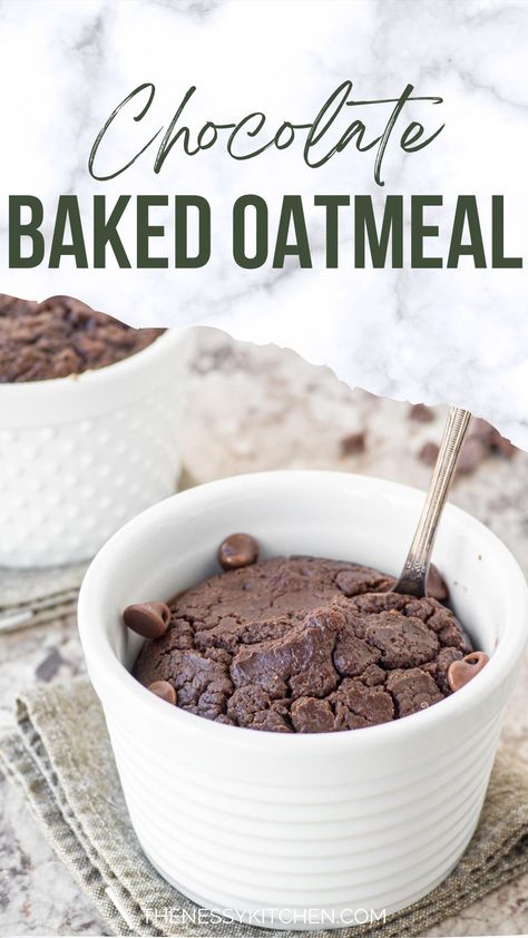 Turn your morning oatmeal into these fudgy chocolate baked oats. This single serving breakfast or snack is made without banana, turns out cake-like and works whether you prefer blended or unblended baked oats. Bake it in the oven or see the recipe notes for microwave and air fryer directions. Single Serving Breakfast, Healthy Oats Breakfast, Chocolate Baked Oats, Microwave Oatmeal, Oat Flour Recipes, Oatmeal Crisp, Microwave Baking, Strawberry Oatmeal, Baked Oatmeal Recipes