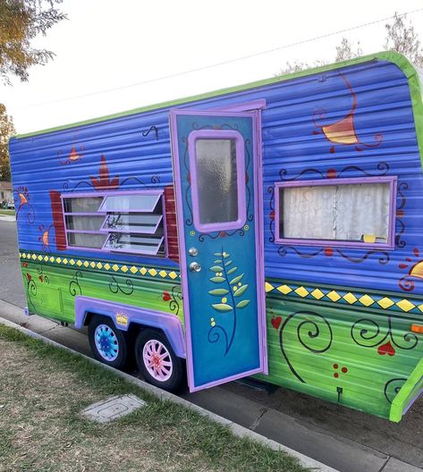 Custom painted gypsy wagon. Gypsy caravan. Custom painted | Etsy Popup Camper Remodel, Nomadic Life, Rv Camping Tips, Mobile Beauty, Best Trailers, Van Ideas, Popup Camper, Camper Renovation, Camper Interior