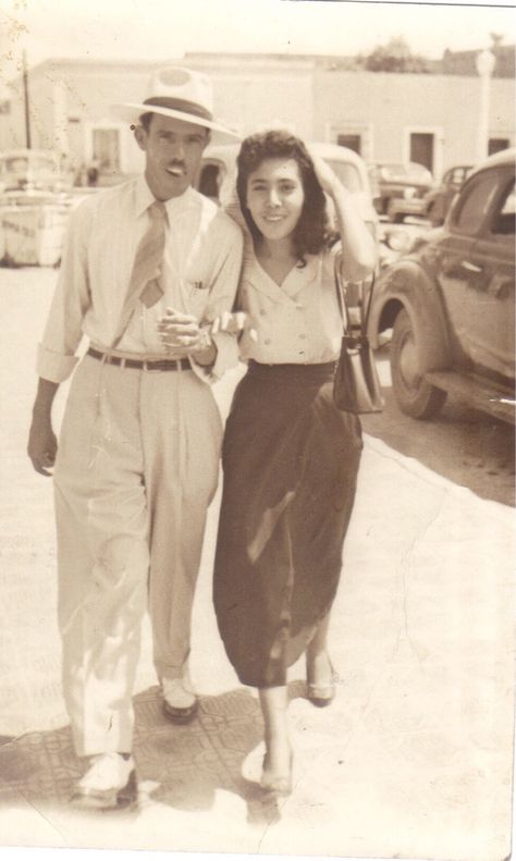 My Mexican grandparents just arriving from their honeymoon, 1950's - Imgur Mexican Grandparents, Hopalong Cassidy 1950s, Vintage Mexico Photography, 1940s Mexico, Mexican Cinema Golden Age, Mexican Culture, Summer Camp, Cool Kids, History