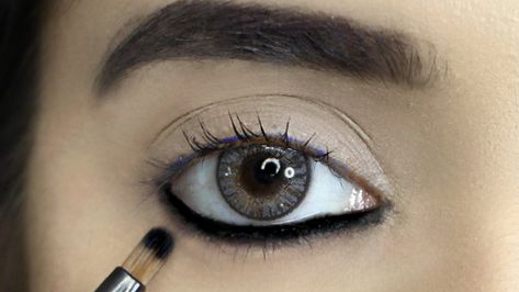 Bold Kajal Eye Makeup, Bold Kajal Look, Kajal Hacks, Kajal Eyes Aesthetic, Apply Kajal, Dark Wear, Makeup Eyeliner, Make It, Eyeliner