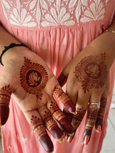 Lotus Mehandi Designs Back Hand, Lotus Back Hand Mehndi Design, Abstract Henna Designs, Louts Design Mehendi, Lotus Mehendi Designs For Hands, Lotus Mehandi Designs, Mehandi Design For Hand, Wedding Henna Designs, Palm Mehndi Design