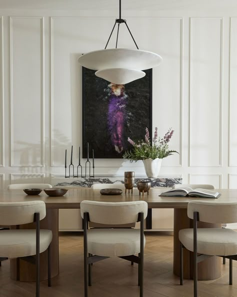 Blending Elegance and Comfort: A Modern Family Home in Forest Hill | Rue Dining Room Classic Modern, Modern French Interior Design, Modern Classic Dining Room, Neoclassical Dining Room, Germany Apartment, Rockstar House, Dining Room Design Modern Luxury, Home In Forest, Neoclassical Home