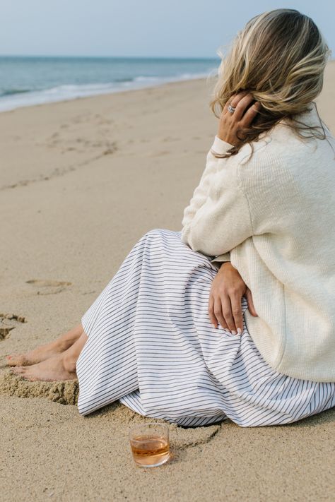 Coastal outfits, coastal grandmother, coastal granddaughter, coastal grandmother aesthetic, coastal granddaughter aesthetic, coastal aesthetic, candid photos, summer vibes, east coast summer aesthetic, djerf avenu, basic clothing, old money aesthetic, lake house aesthetic, summer dress aesthetic, dress inspo Summer beach aesthetic, beach aesthetic, ocean aesthetic, sunset aesthetic, summer, nantucket, nantucket island, coastal nantucket, ACK Coastal Grand Mother Aesthetic, Old Money Coastal Outfit, Coastal Cool Girl, East Coast Clothing Style, Beach Grandma Aesthetic Outfits, Hamptons Summer Style, Coastal Fashion Aesthetic, Coastal Grandma Fashion, Coastal Casual Outfit